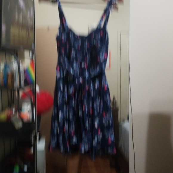 Dress - Picture 2 of 4